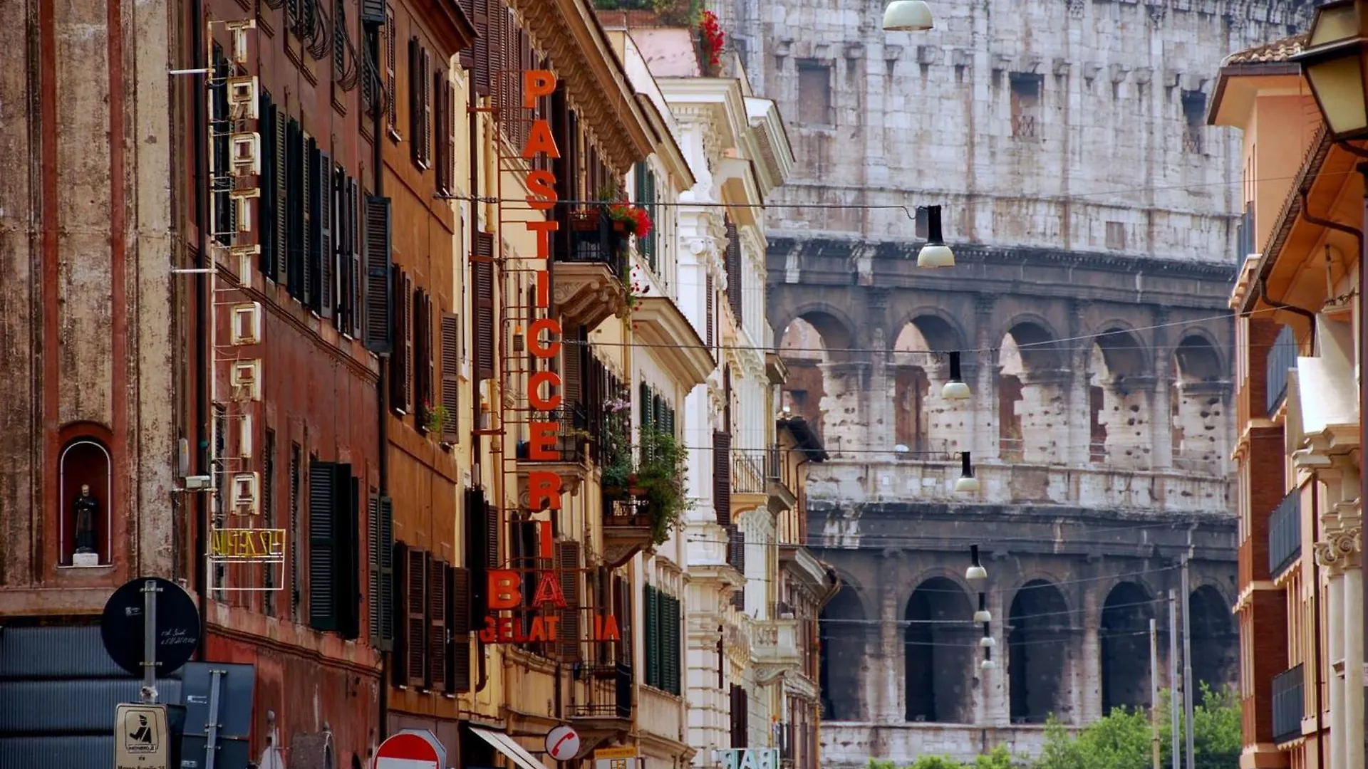 Casa Di Egeria Al Colosseo Рим 0*,  Италия